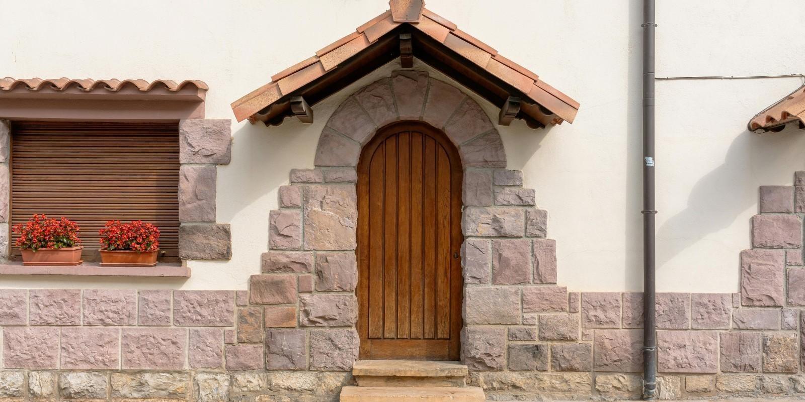 Navarra, Suelo y Vivienda: Un Análisis del Mercado Actual