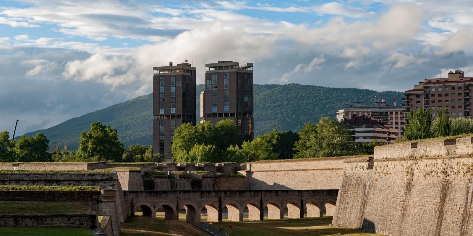 Ciudadela de Pamplona: Historia y Cultura en Uno
