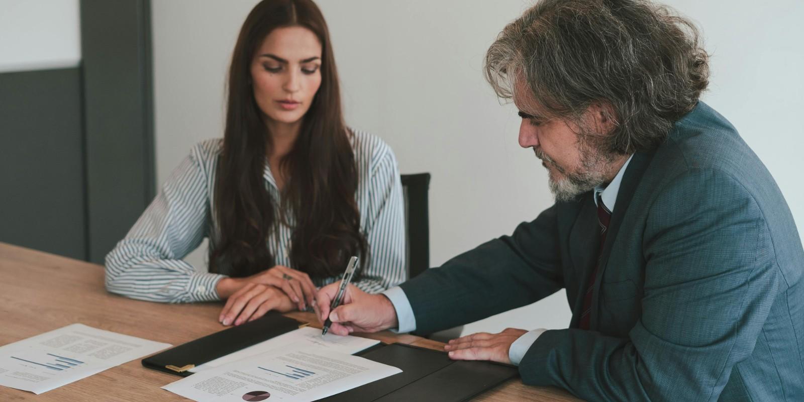 Embargos en inmuebles: guía para propietarios en Navarra