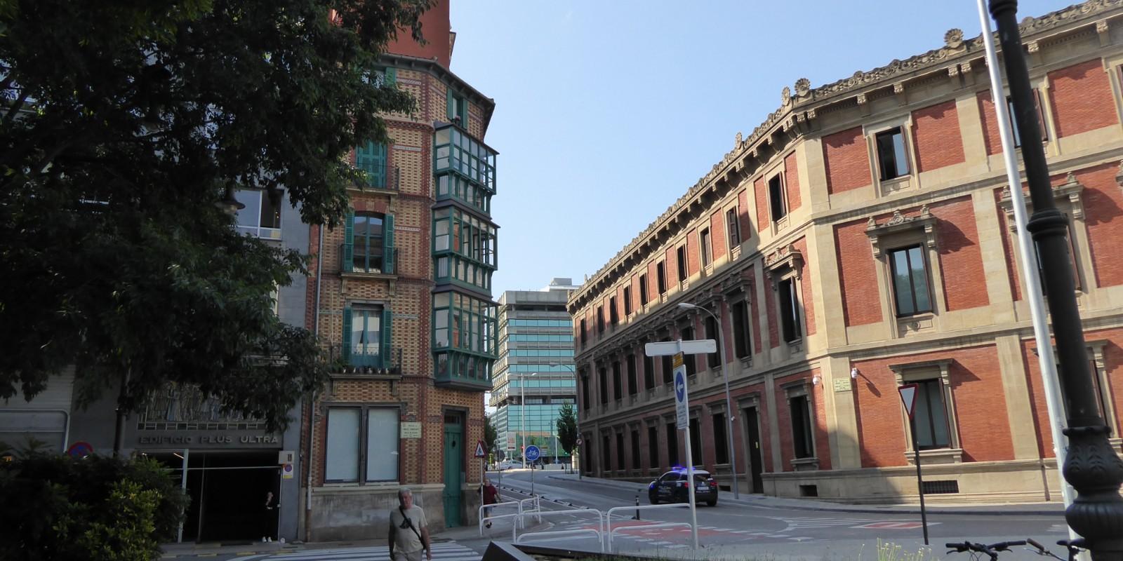 Dudas reales que tienen los propietarios de vivienda protegida en Pamplona sobre precio, sanciones y compradores