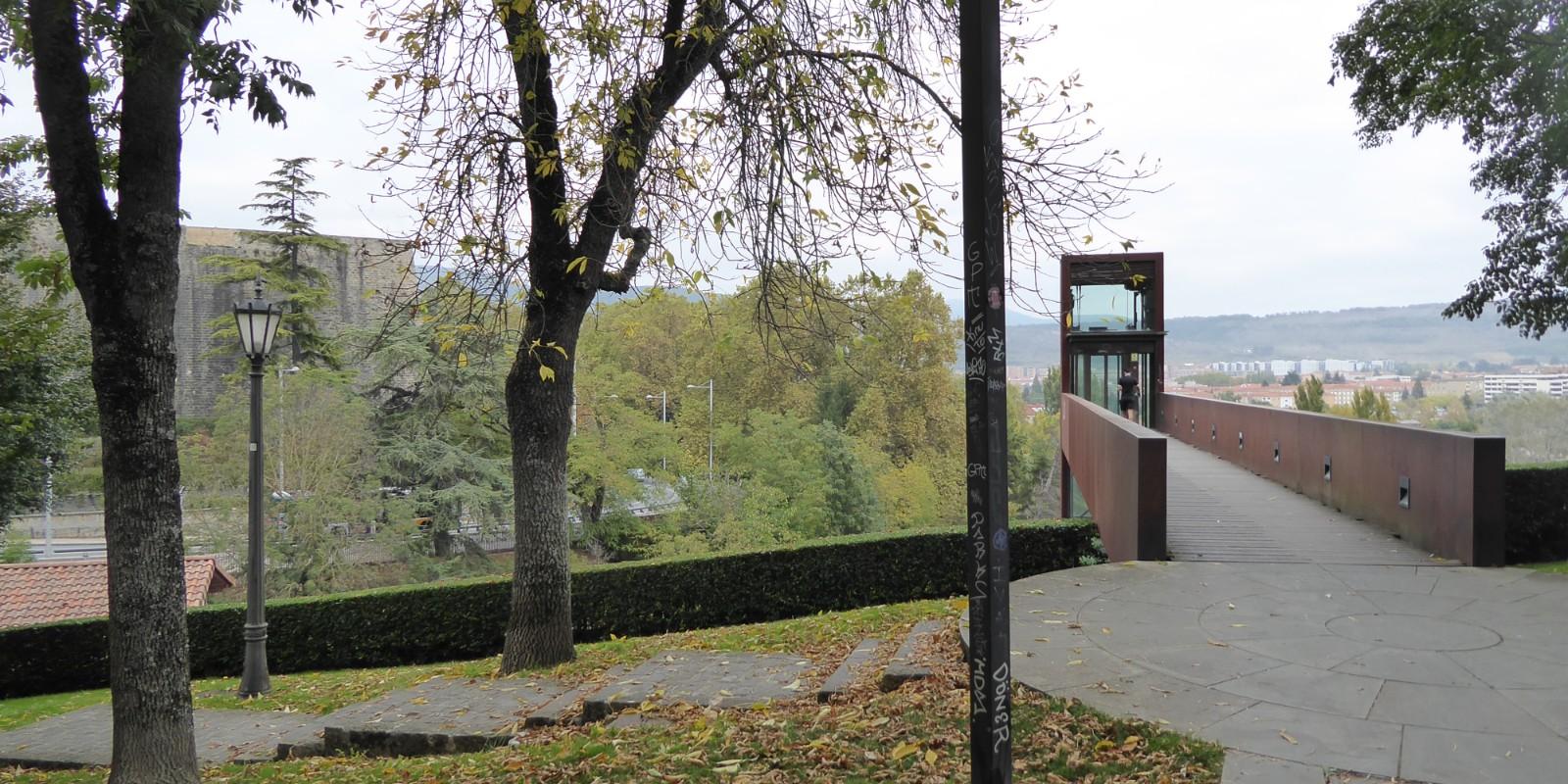 Impuestos y gastos al vender vivienda en Pamplona 2026 sin sustos